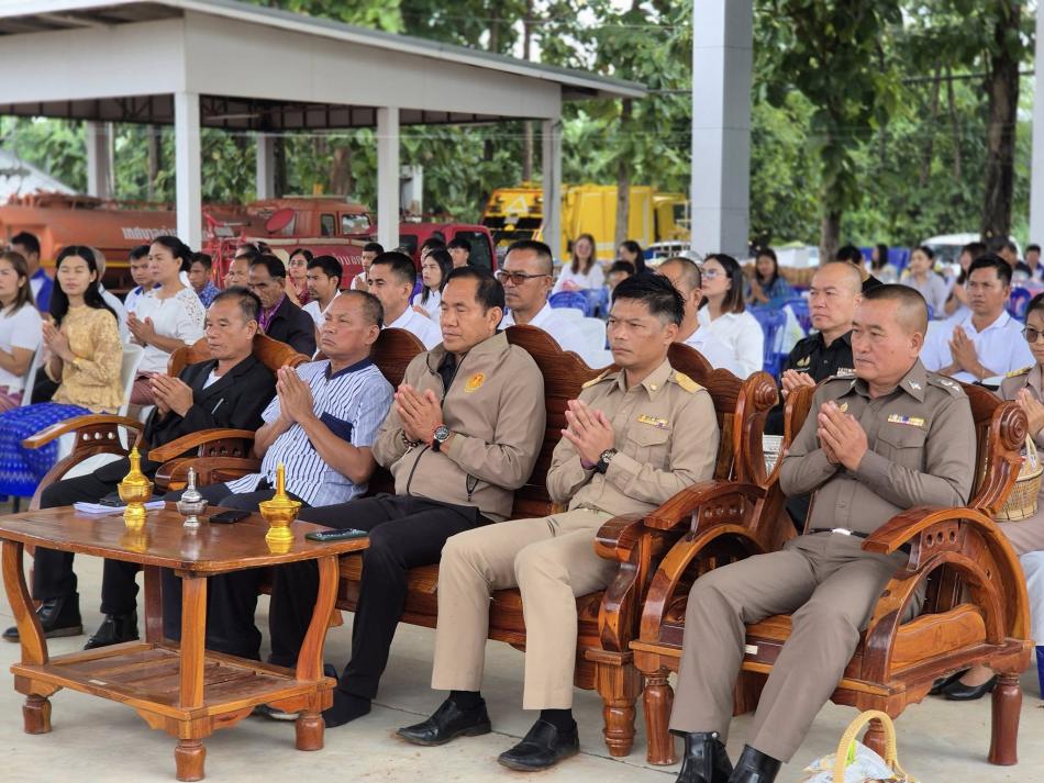 27 ตุลาคม​ 2568 นายอภิชาติ​ ยอดพุทธ​นายกเทศมนตรีตำบลตาเกานำคณะผู้บริหาร​ สมาชิกสภา​ ข้าราชการและพนักงานเทศบาลตำบลตาเกา​ ร่วมทำบุญ​ตักบาตร​เนื่องในโอกาสเปิดโดม​ อเนกประสงค์​เทศบาลตำบลตาเกา  เพื่อเสริมสิริมงคลในการทำงาน​ และขอขอบพระคุณ​ท่าน​ สส.สมศักดิ์​ บุญประชม​  และแขกผู้มีเกียรติ​ทุกท่านที่มาร่วมทำบุญตักบาตรในวันนี้ด้วยค่ะ
