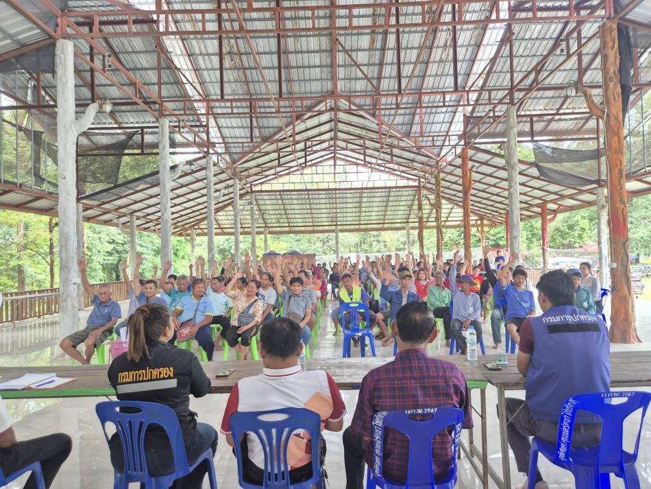 วันที่ 2​3 ก.ย.2568 เทศบาลตำบลตาเกานำโดย คณะผู้บริหารนายวิชิต บุ้งทอง เลขานายกเทศมนตรีตำบลตาเกา ฝ่ายสภาเทศบาลตำบลตาเกา​นายธีรยุทธ  มังคะการ ประธานสภา สมาชิกสภา​ ปลัดเทศบาลตำบลตาเกา ปลัดอำเภอน้ำขุ่น และกำนันตำบลตาเกา ลงพื้นที่ประชาคม​หมู่บ้าน การ​ขอรับความช่วยเหลือผู้ประสบภัย​อันเนื่องมาจากการกระทำ​ของกำลัง จากนอกประเทศ ปี 2568 ตามมติคณะ รัฐมนตรี เมื่อ วัน ที่ 26 สิงหาคม 2568 ณ บ้านโนนโฮม หมู่ 5 อ.น้ำขุ่น จ.อุบลราชธานี ณ ศาลาประชาคมบ้านโนนโฮม